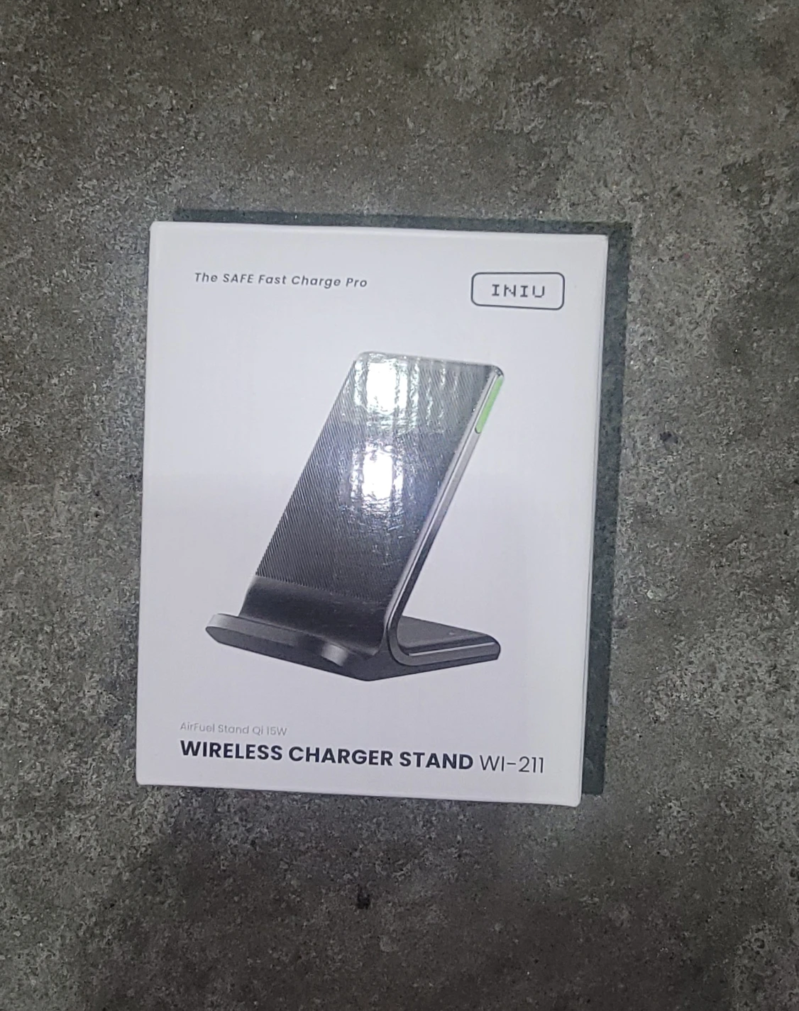 INIU Wireless Charger Stand WI-211 - New in Box