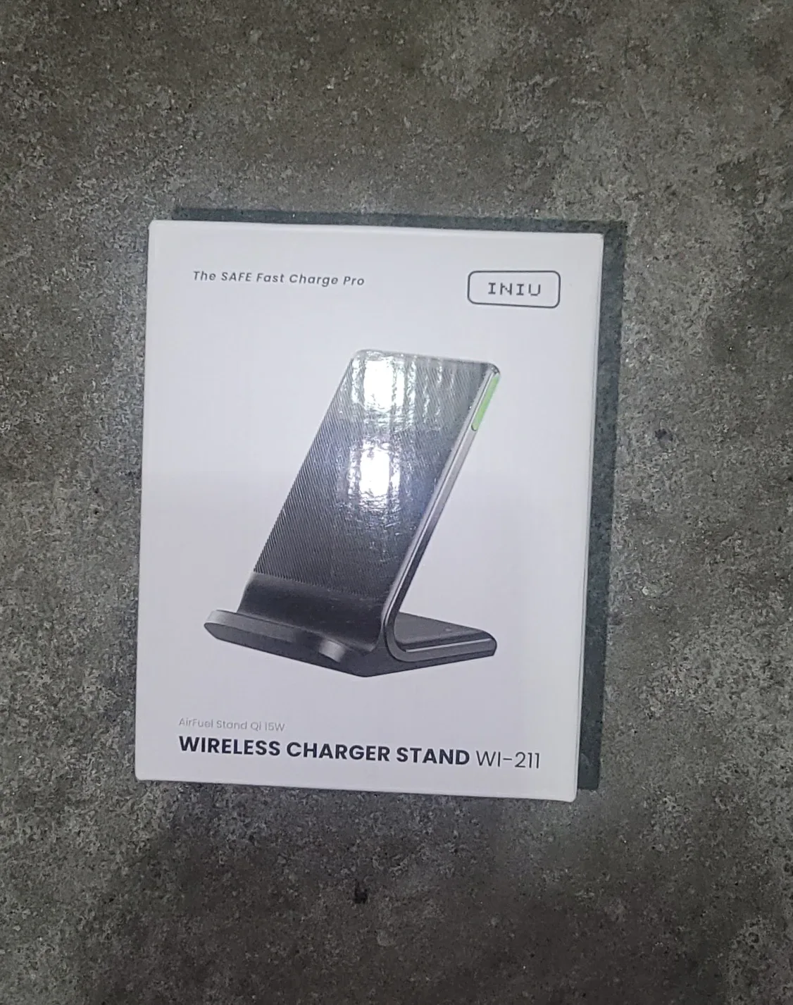 INIU Wireless Charger Stand WI-211 - New in Box thumbnail