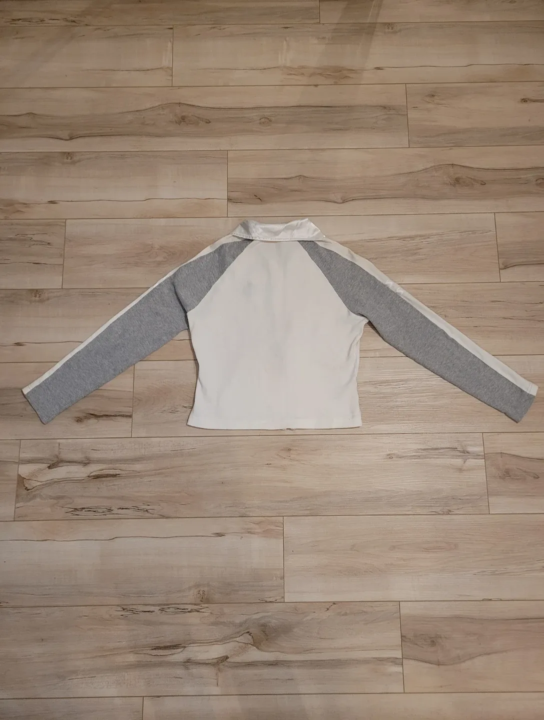 Antigua Women's Chicago Cubs Sweatshirt Size S image indicator(9)