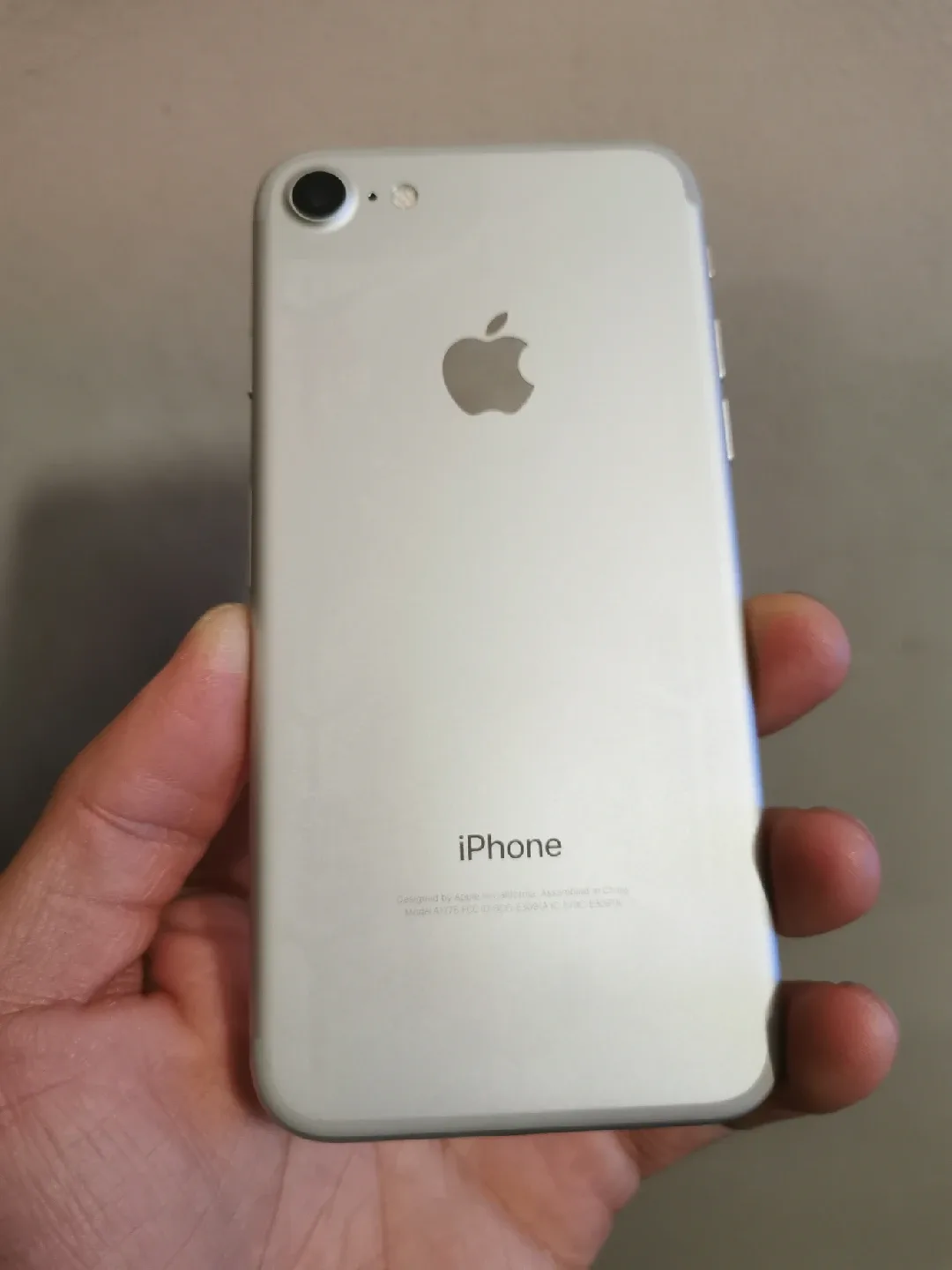 iPhone 7 32G Silver image indicator(2)