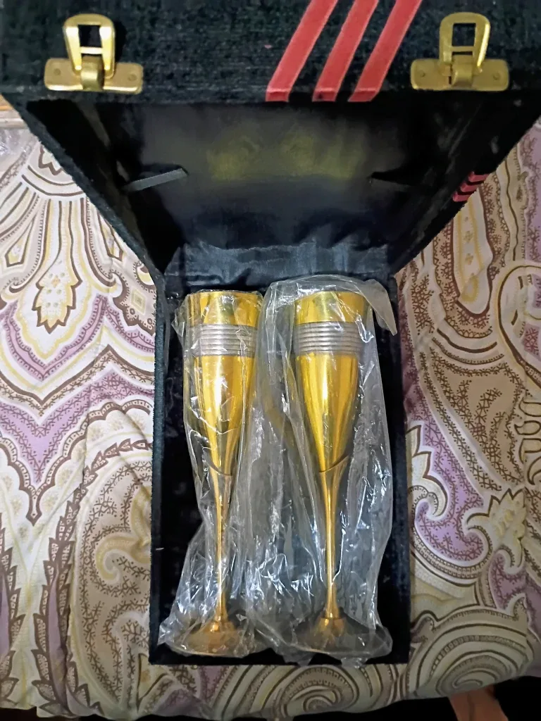 Gold Champagne Flutes with Case