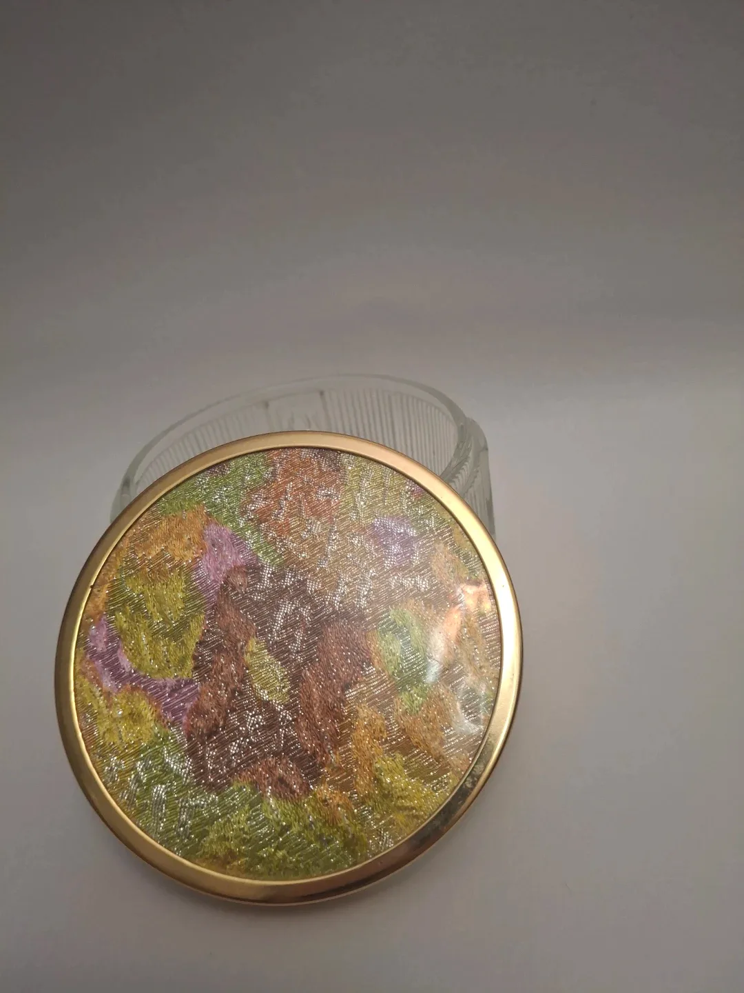 Vintage Round Glass Trinket Box image indicator(3)