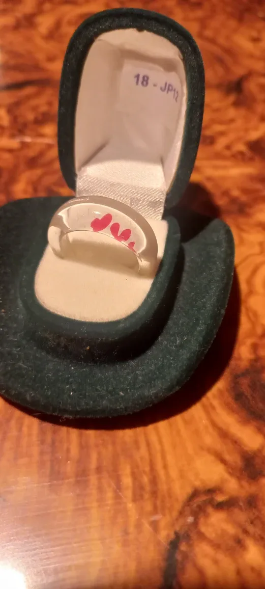 Ring with Hearts image indicator(3)