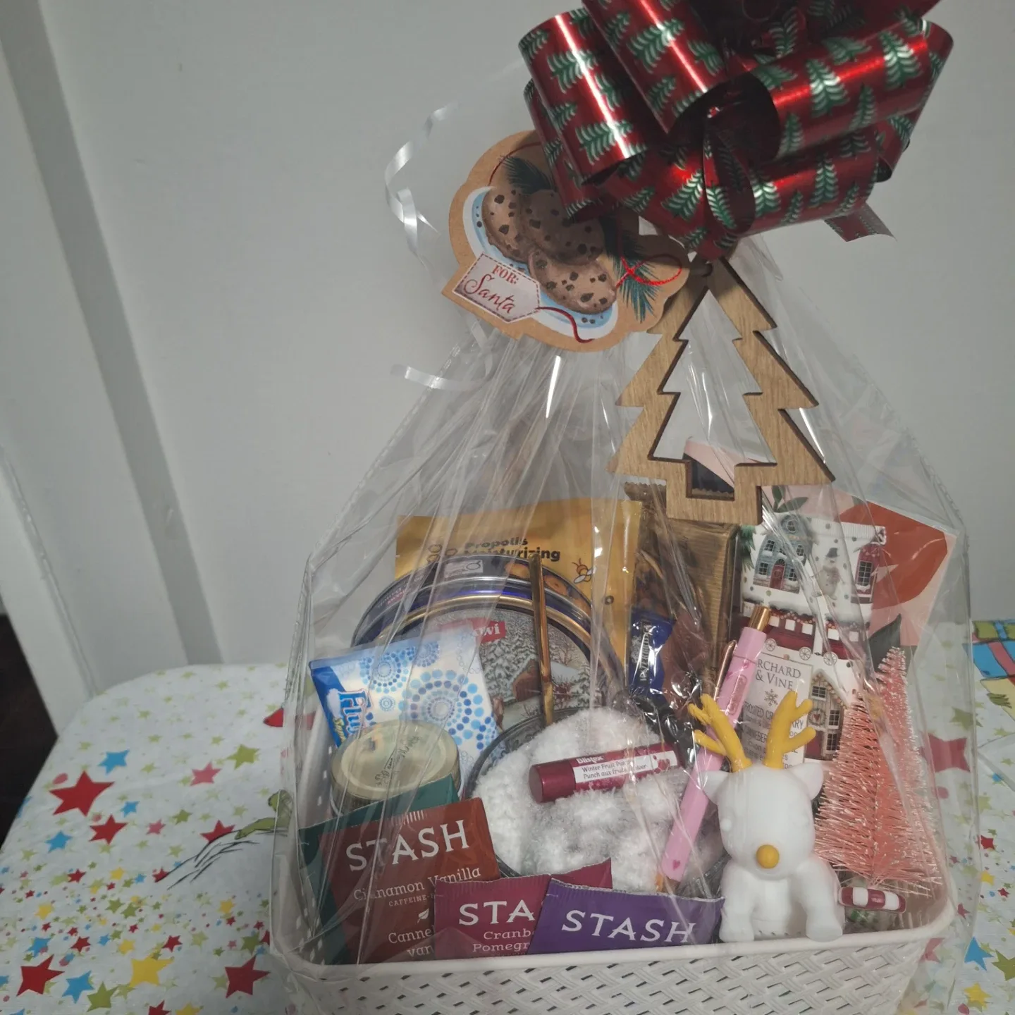 Holiday Gift Basket with Tea, Biscuits, and More! image indicator(3)