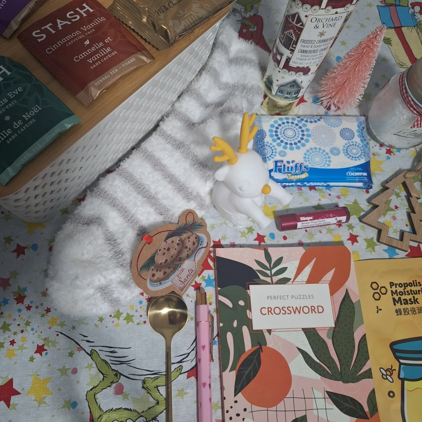 Holiday Gift Basket with Tea, Biscuits, and More! image indicator(6)