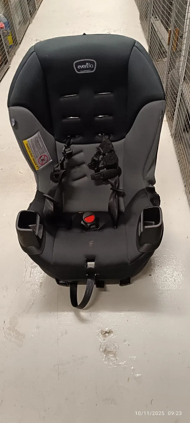 Evenflo EveryStage DLX All-in-One Car Seat thumbnail