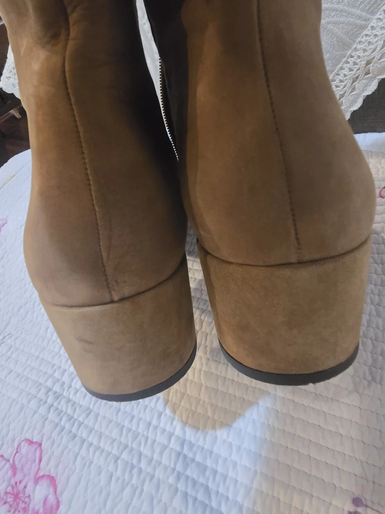 ECCO Suede Ankle Boots - Size 6 - photo 4