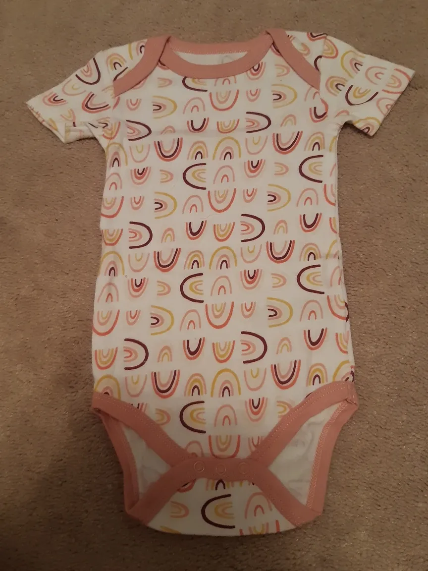 BRAND NEW SET OF 7 -ONSIES SIZE 9 MONTHS image indicator(2)