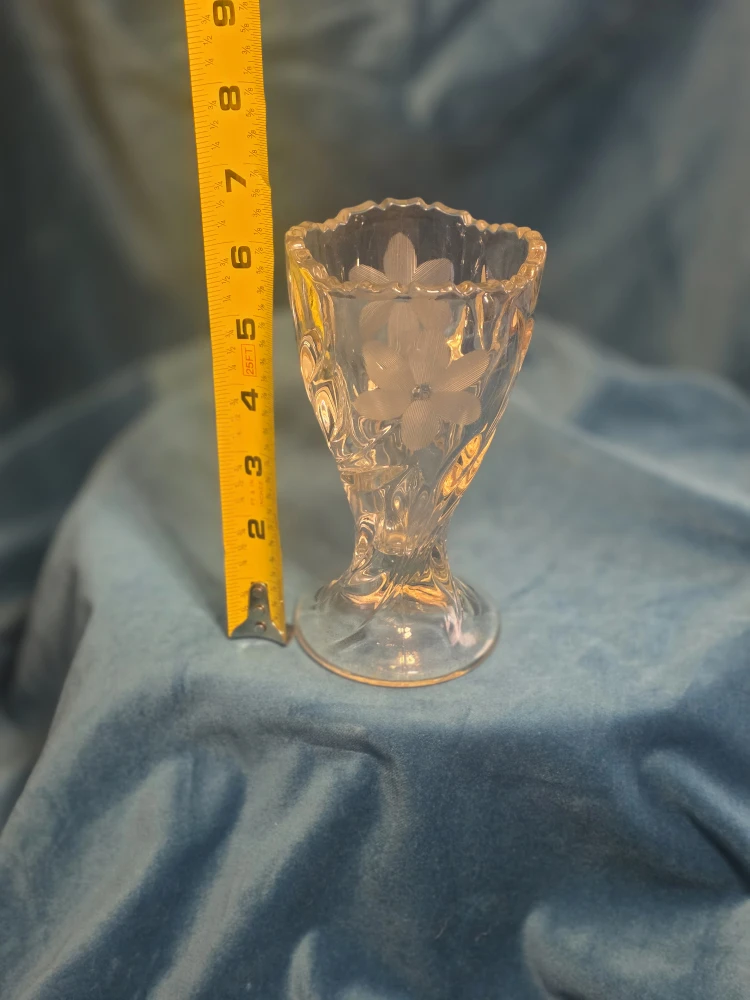 Vintage Floral Etched Glass Vase - photo 4