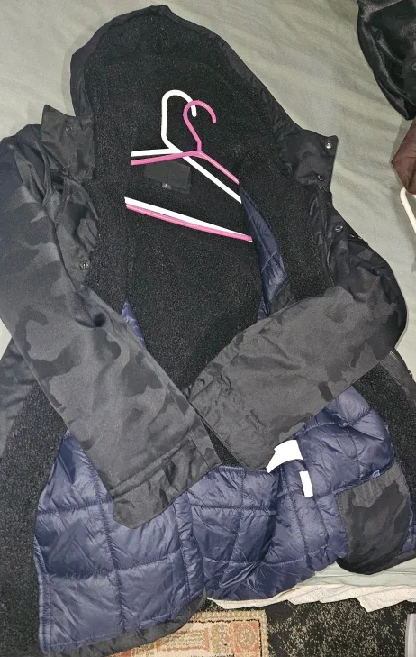 Michael Kors Camo Parka - Size L image indicator(8)