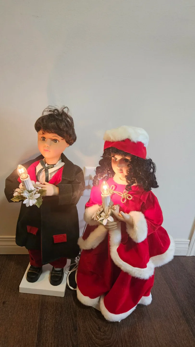 Christmas Caroler Dolls (Pair) image indicator(2)