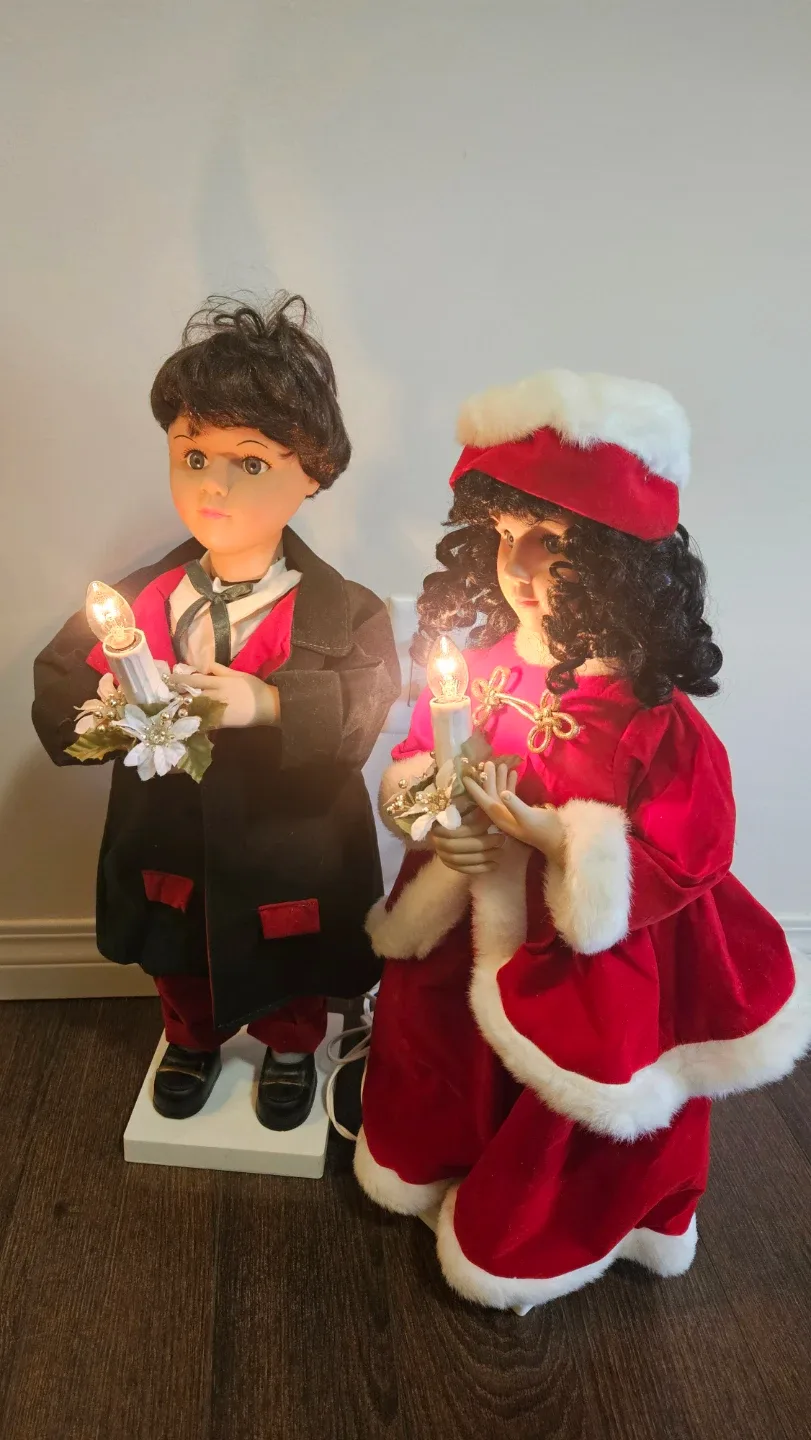 Christmas Caroler Dolls (Pair) image indicator(3)