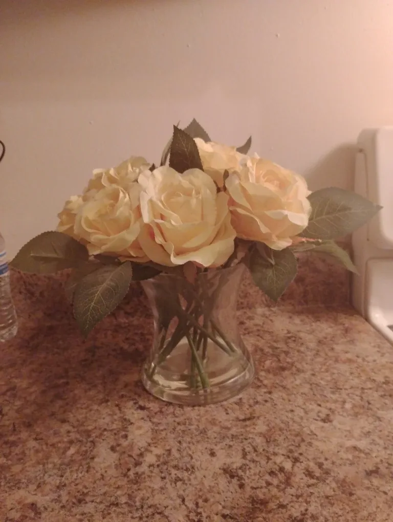 Artificial Rose Flower Arrangement thumbnail