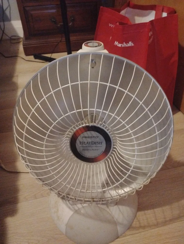 Presto HeatDish Footlight Electric Space Heater