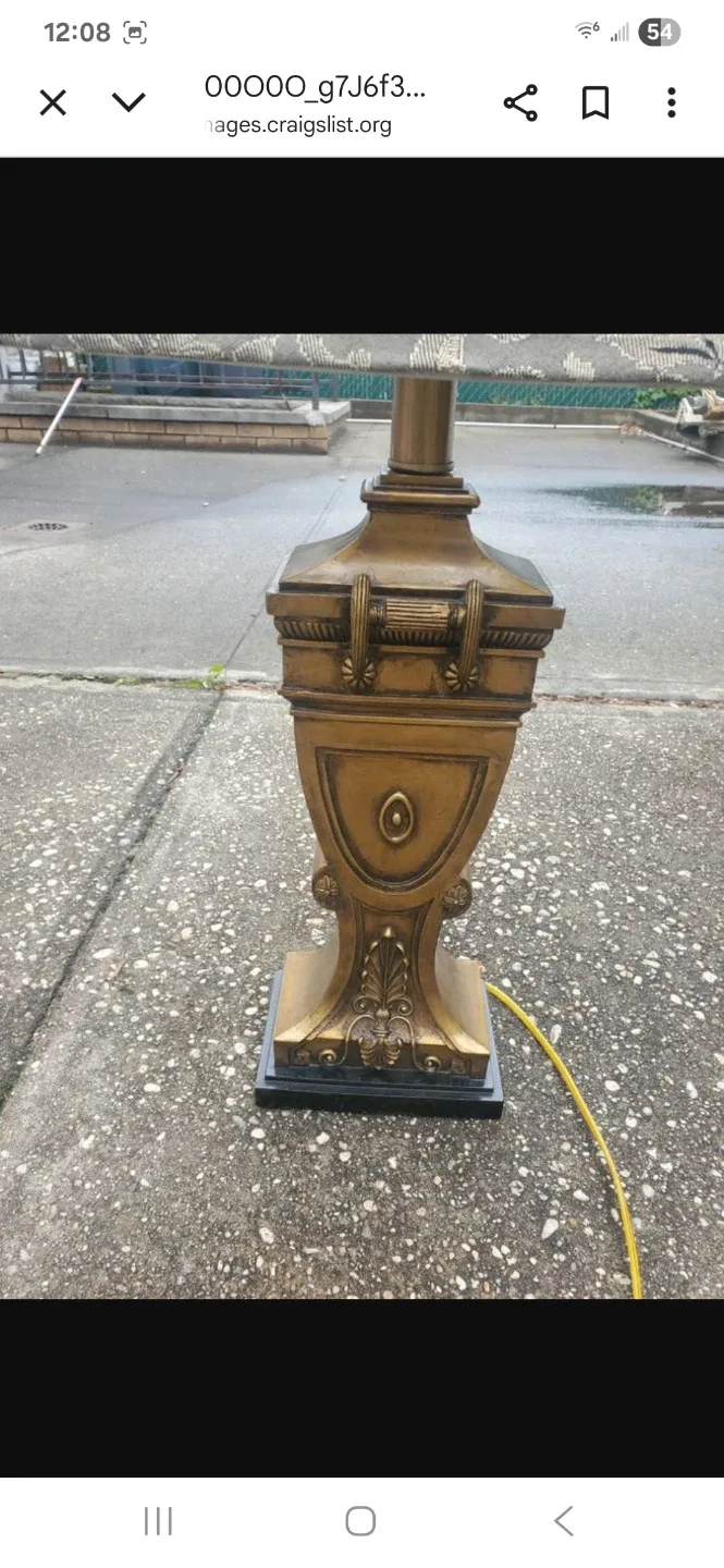 2 beautiful large vintage lamps image indicator(3)