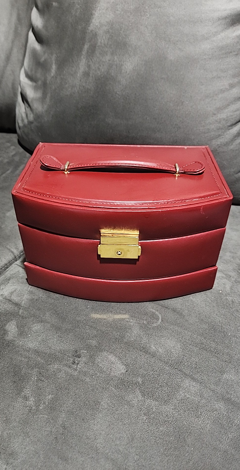 Red Faux Leather Jewelry Box - photo 2
