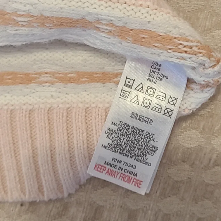 Kids GAP Hoodie & Sanrio H&M Set image indicator(9)