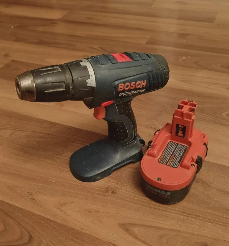 Bosch Compact 18V Cordless Drill with Battery