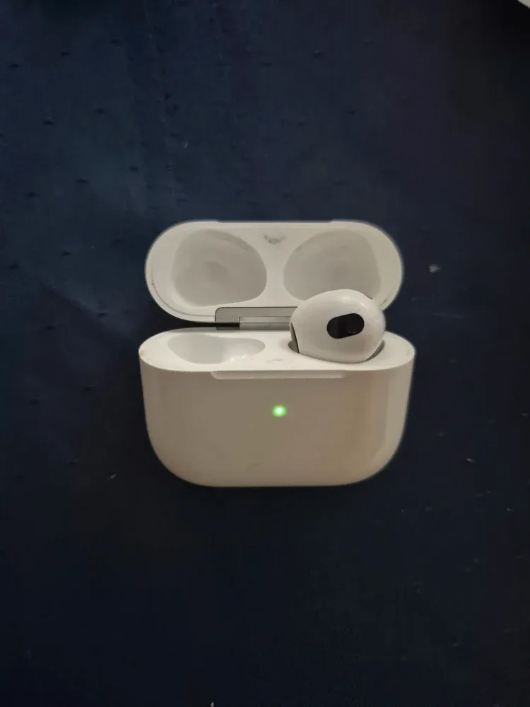 Apple AirPods 3rd generation image indicator(2)