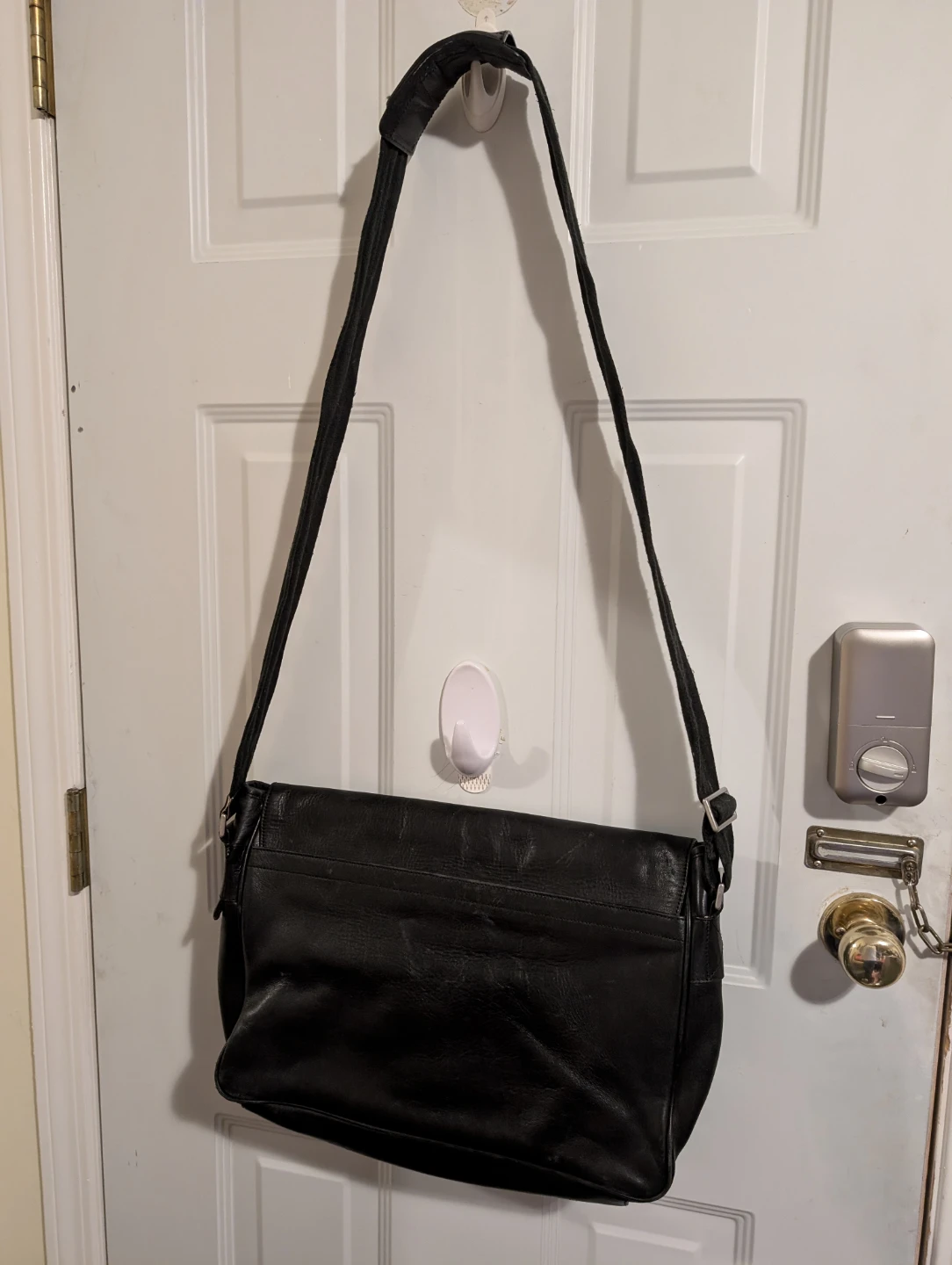 Banana Republic Black Leather Messenger Bag - photo 3