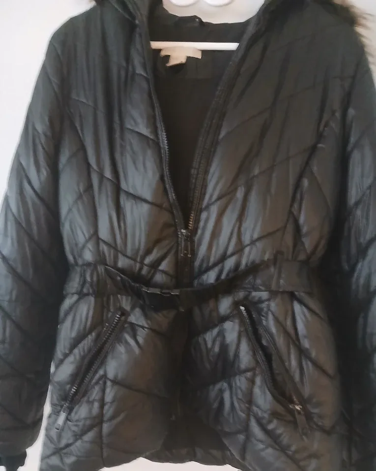 H&M Black Puffer Jacket - Size US 4
