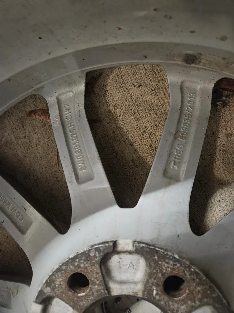 Audi Alloy Wheel set of 4 image indicator(4)