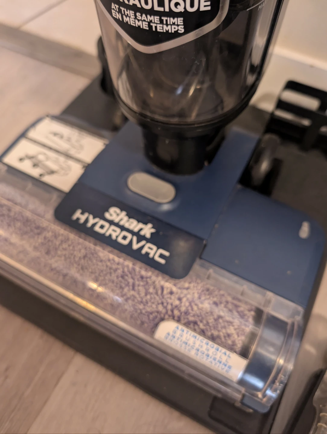 Shark HydroVac Hard Floor Cleaner - photo 3