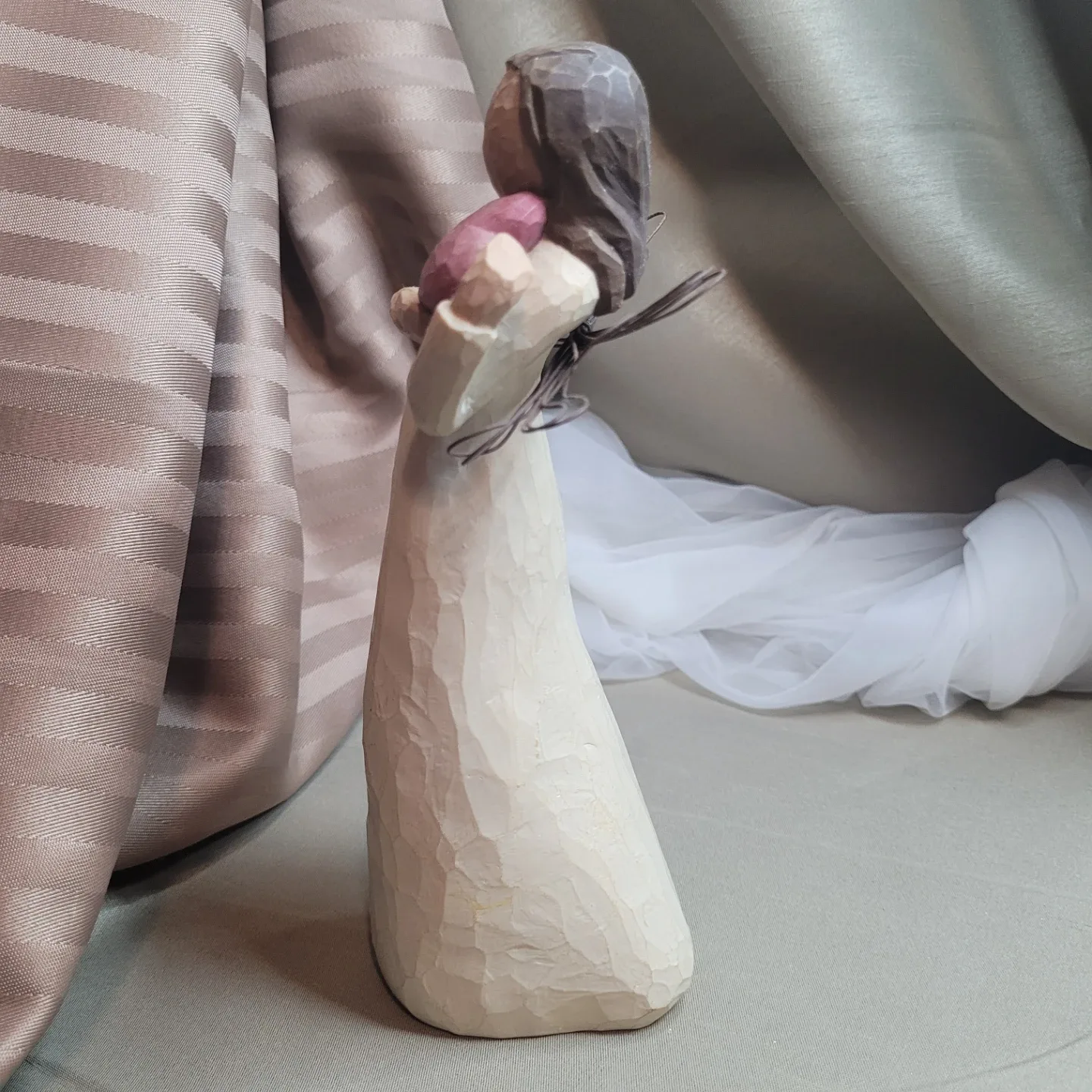 8" Willow Tree “Angel of the Heart“ Figurine image indicator(4)