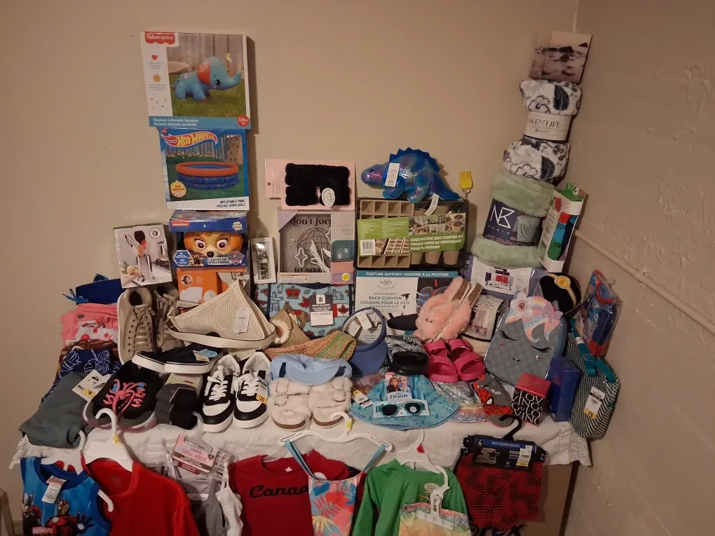 Mixed items - Fisher-Price, Hot Wheels, Paw Patrol