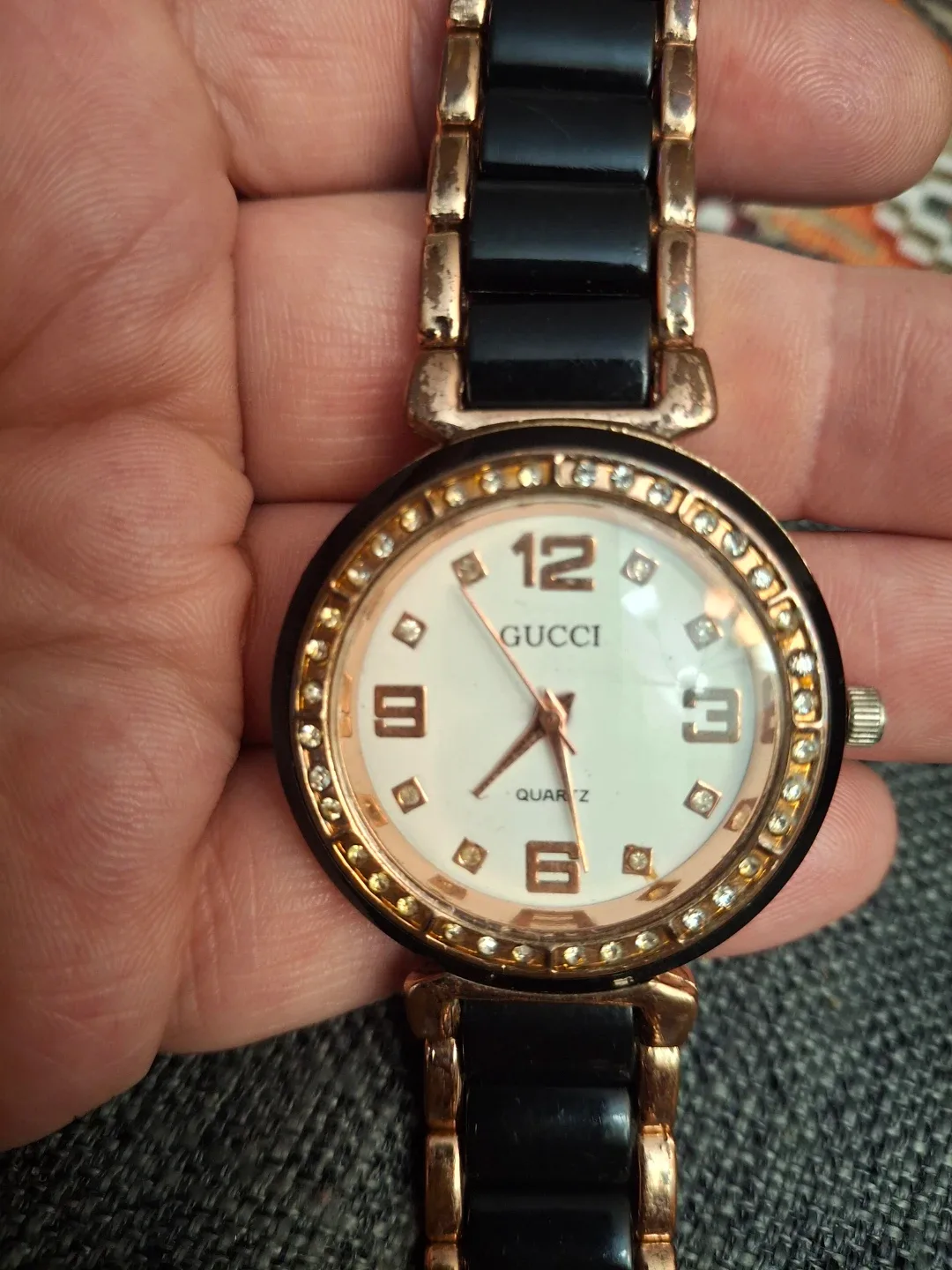 Gucci Quartz Ladies Watch - Rose Gold & Black image indicator(7)