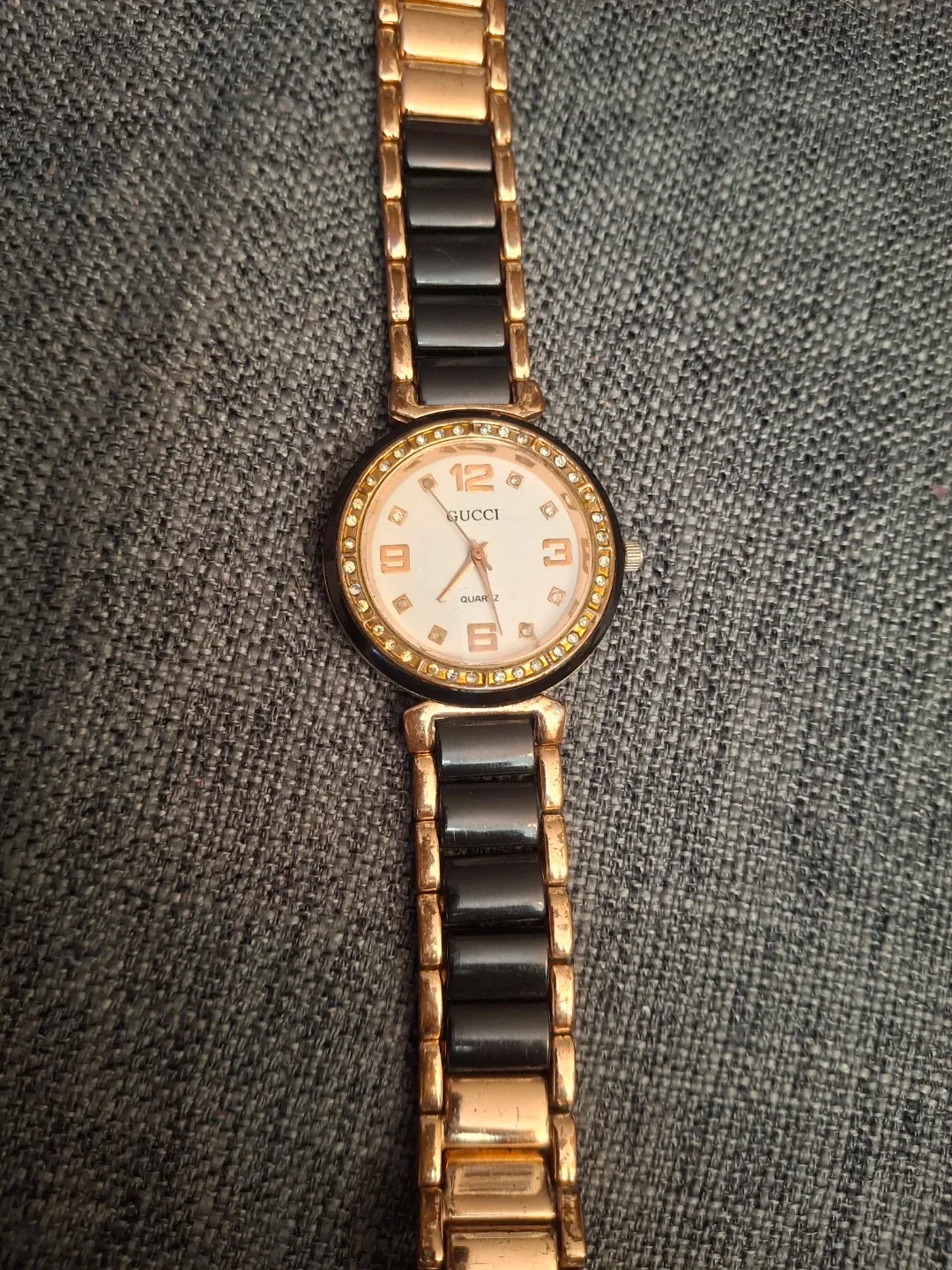 Gucci Quartz Ladies Watch - Rose Gold & Black image indicator(8)