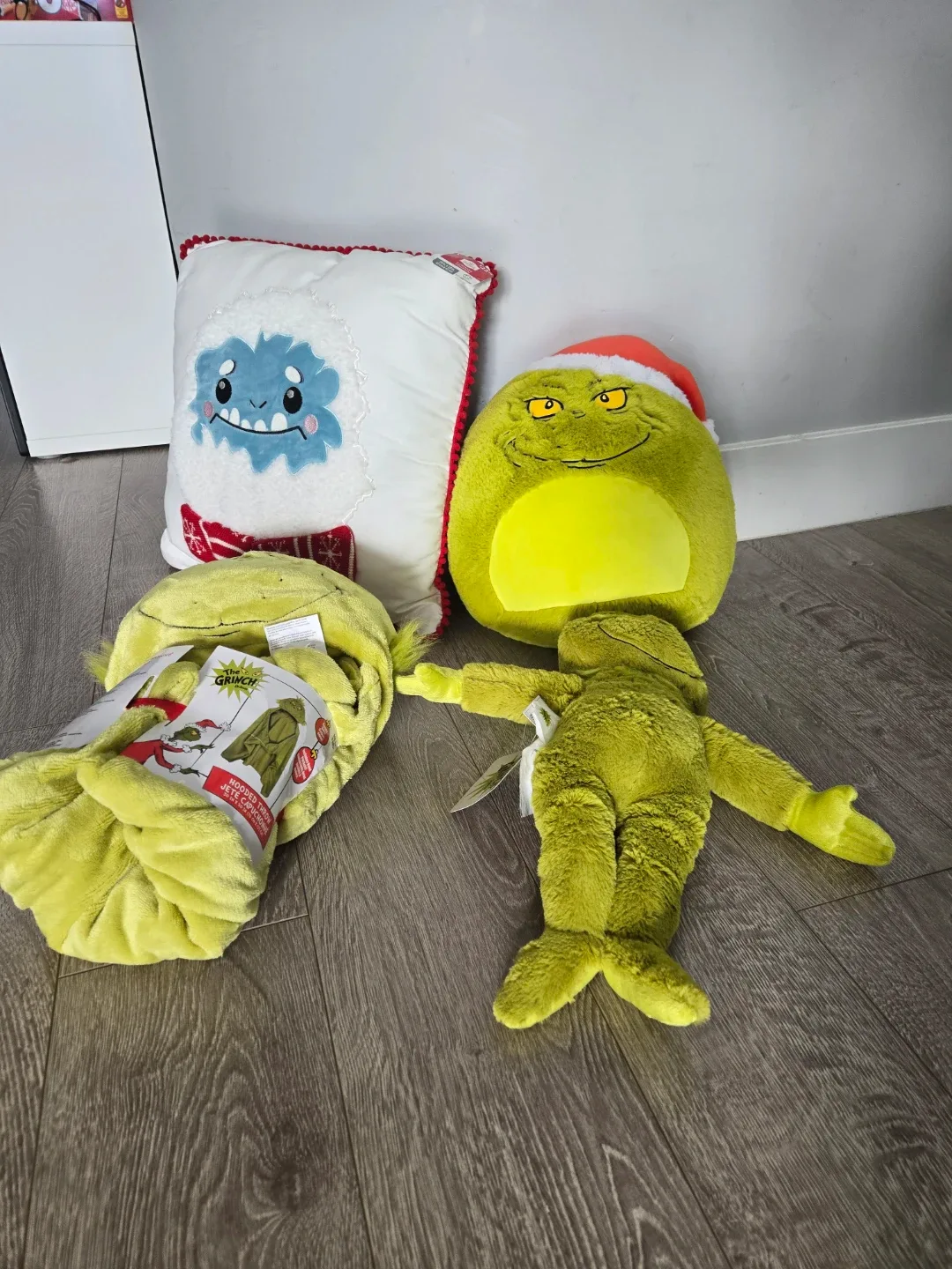 Brand new Christmas the grinch plush toy lot image indicator(2)