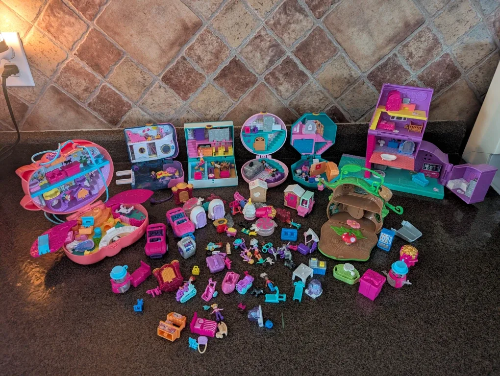 Polly Pocket Vintage Lot image indicator(2)
