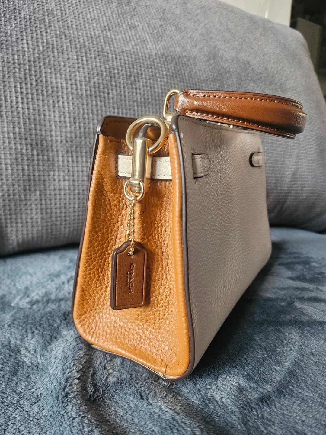 Coach Mini Lane Top Handle Purse Bag image indicator(2)