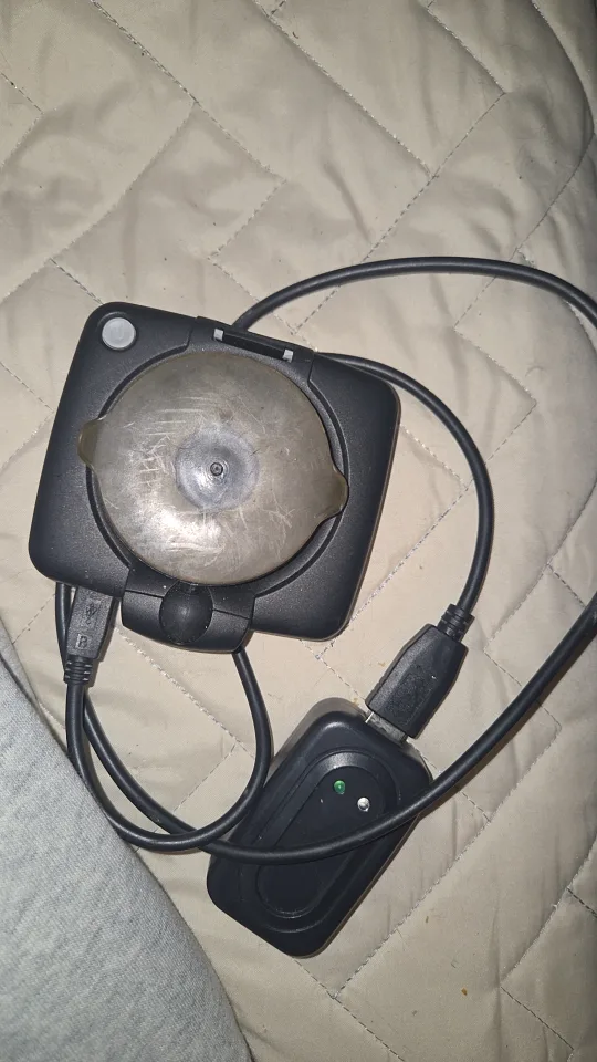 TomTom GPS Navigation System image indicator(3)