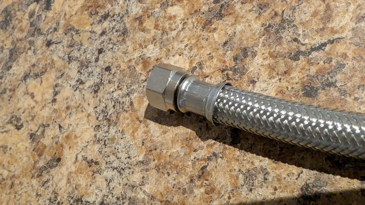 Plumbing Faucet Supply Line 3/8" 16" image indicator(3)