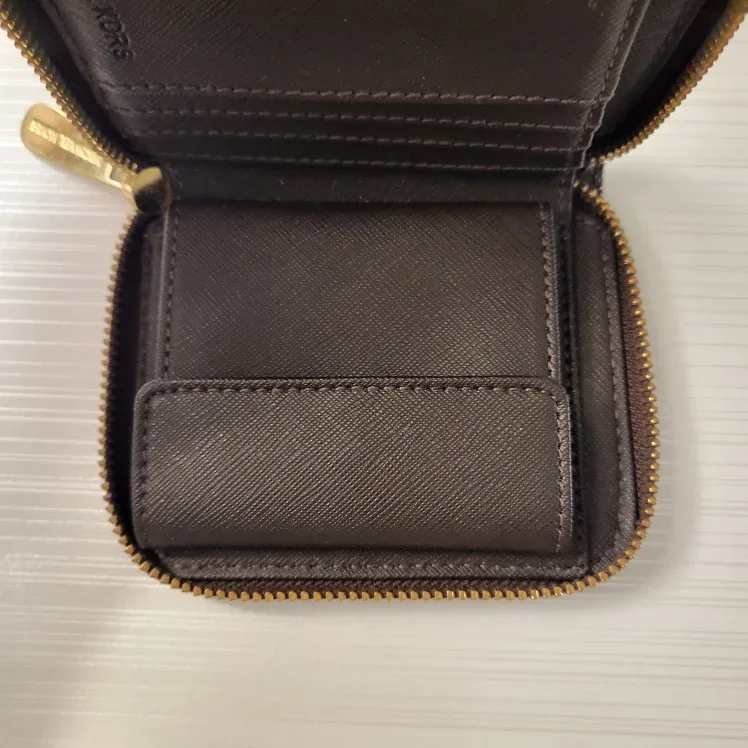 Pristine! Michael Kors Crossbody & Wallet - Quick Pickup!🚀 image indicator(10)