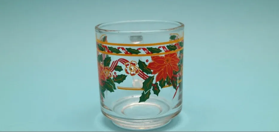 New Vintage 4 Piece Christmas Mug Set image indicator(4)