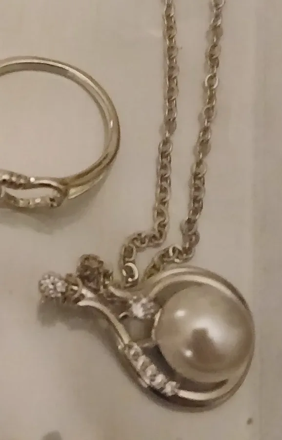 Faux pearl necklace and Ring Set image indicator(4)