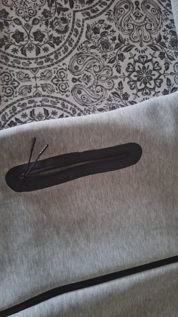 Nike Tech Fleece Full-Zip Hoodie, Grey image indicator(4)