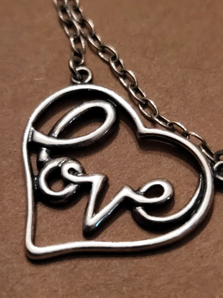 Set of 5 Sterling  925 Silver Jewellery pieces. image indicator(5)