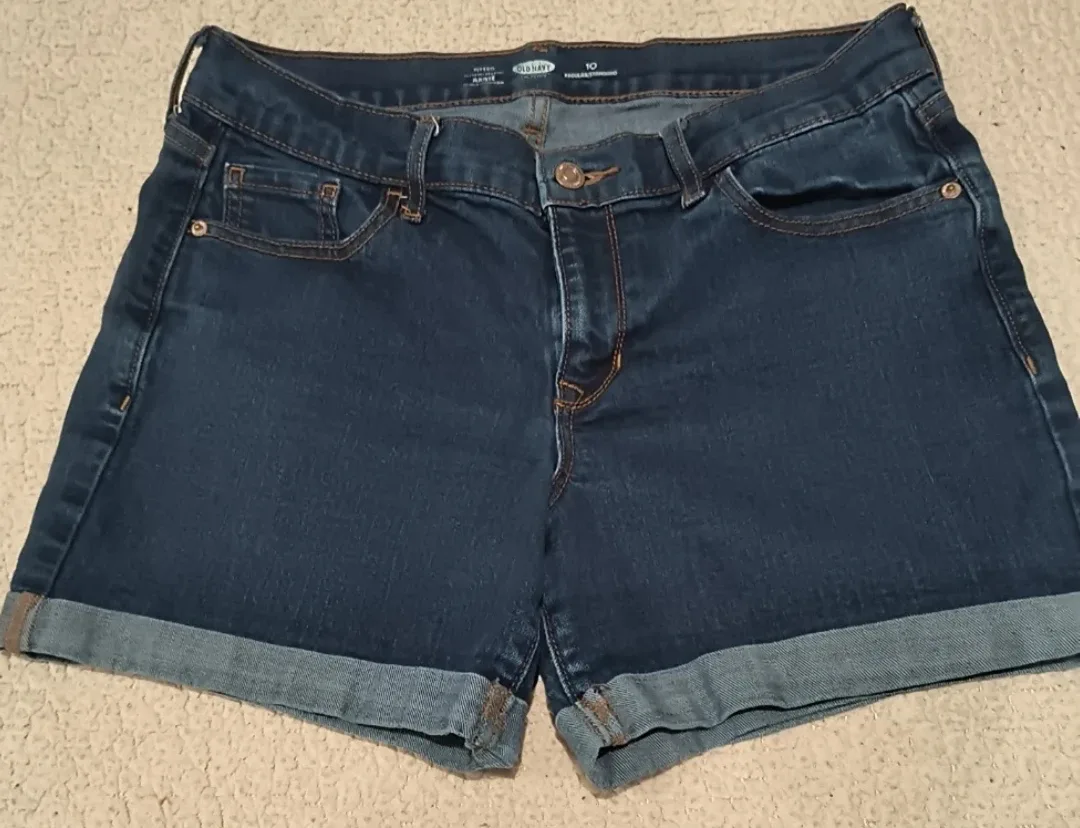 Old Navy Fitted Denim Shorts - Size 10 image indicator(4)