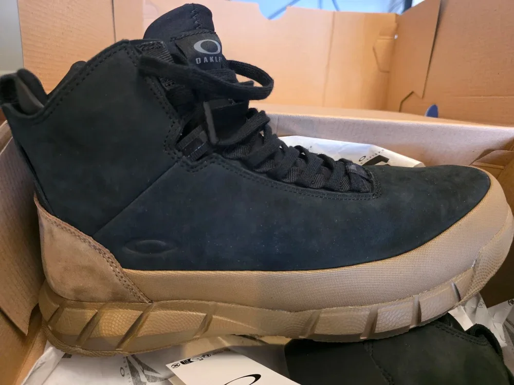 Oakley Coyote Black Boots - New in Box! image indicator(3)