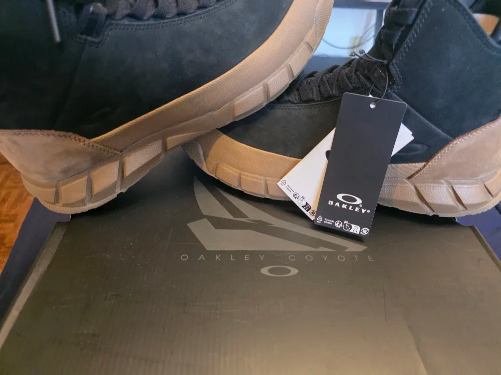 Oakley Coyote Black Boots - New in Box! image indicator(4)