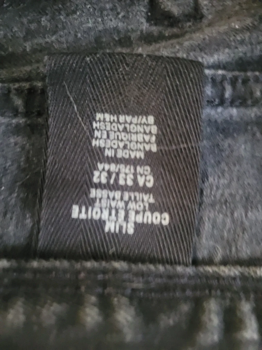 H&M Slim Low Waist Jeans - Size 33/32 image indicator(2)