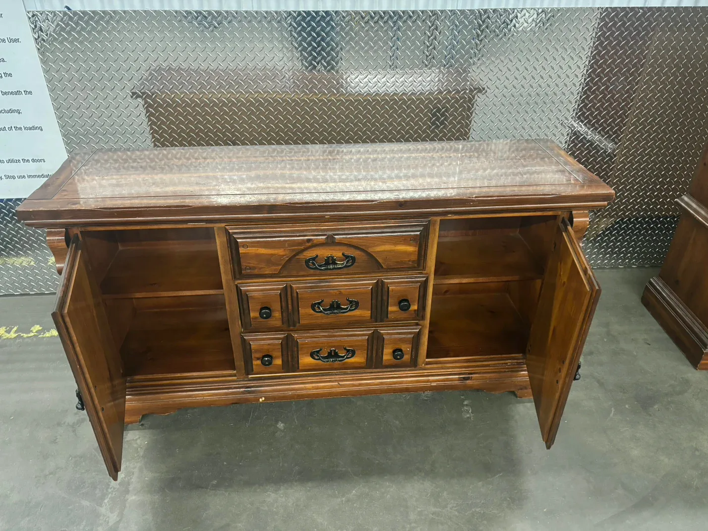 Vintage Brown Wood Bedroom Set - 4 Pieces image indicator(2)