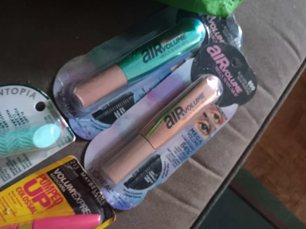 Covergirl Supercloud Lash Blast Mascara