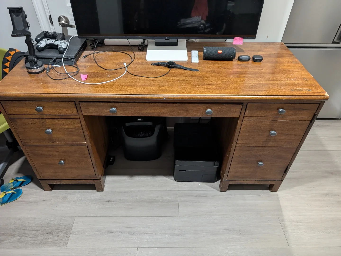 Wooden Desk with Drawers image indicator(4)