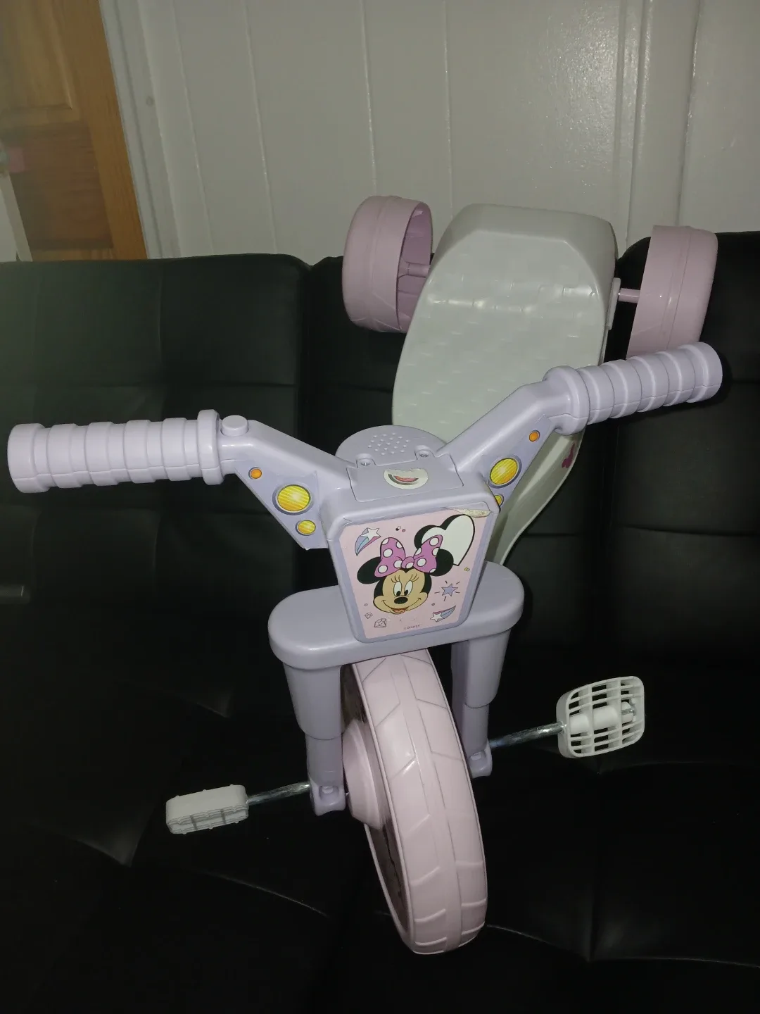 Minnie Mouse Kids' Tricycle - Pink and Purple image indicator(3)