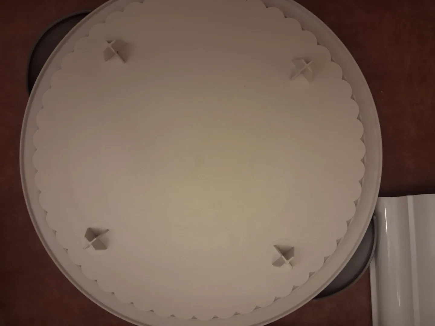 Cake Carrier w/ Lid, 12" Wilton Cake Plate & Flower Formers🥕 image indicator(7)